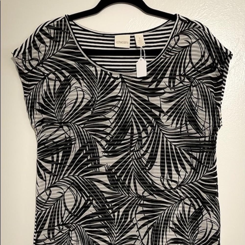Chico’s size 1 blouse